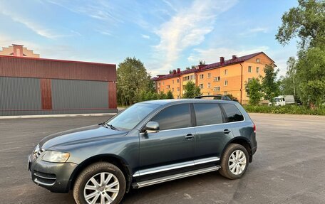 Volkswagen Touareg III, 2006 год, 1 050 000 рублей, 2 фотография