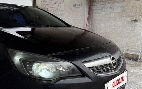 Opel Astra J, 2010 год, 850 000 рублей, 1 фотография