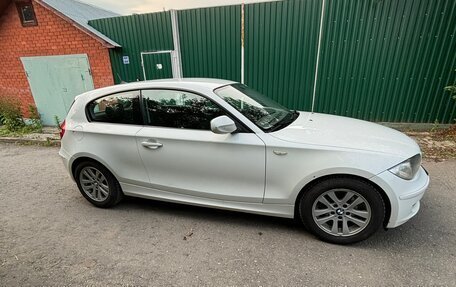 BMW 1 серия, 2011 год, 890 000 рублей, 20 фотография