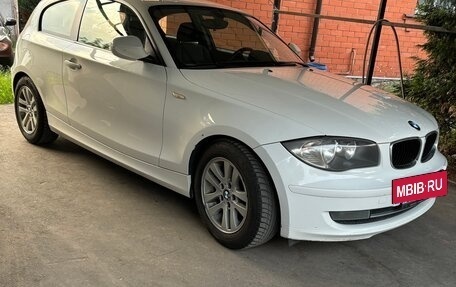 BMW 1 серия, 2011 год, 890 000 рублей, 22 фотография