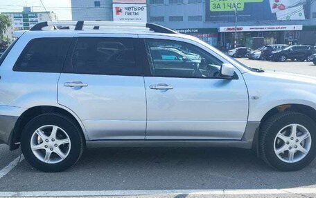 Mitsubishi Outlander III рестайлинг 3, 2007 год, 800 000 рублей, 3 фотография