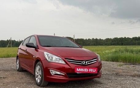 Hyundai Solaris II рестайлинг, 2014 год, 900 000 рублей, 2 фотография