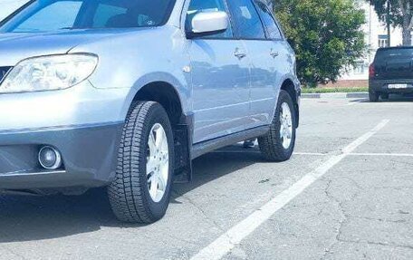 Mitsubishi Outlander III рестайлинг 3, 2007 год, 800 000 рублей, 12 фотография