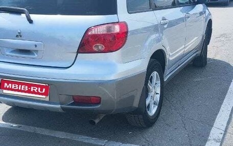 Mitsubishi Outlander III рестайлинг 3, 2007 год, 800 000 рублей, 16 фотография