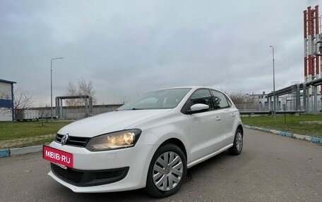 Volkswagen Polo VI (EU Market), 2011 год, 750 000 рублей, 2 фотография