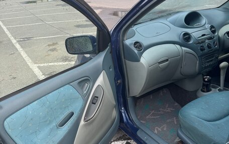 Toyota Vitz, 2000 год, 380 000 рублей, 9 фотография
