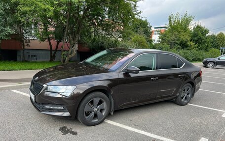 Skoda Superb III рестайлинг, 2021 год, 3 200 000 рублей, 3 фотография