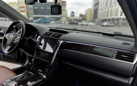 Toyota Camry, 2017 год, 2 100 000 рублей, 22 фотография