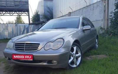 Mercedes-Benz C-Класс, 2004 год, 1 100 000 рублей, 1 фотография