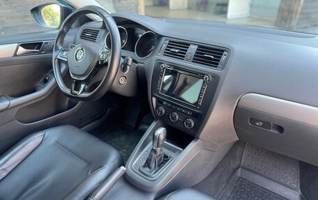 Volkswagen Jetta VI, 2015 год, 1 230 000 рублей, 2 фотография