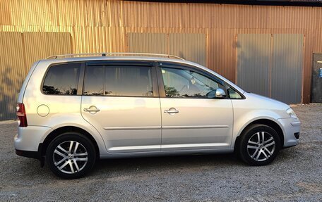 Volkswagen Touran III, 2008 год, 800 000 рублей, 12 фотография