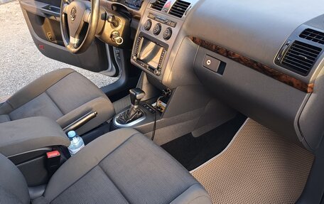 Volkswagen Touran III, 2008 год, 800 000 рублей, 13 фотография