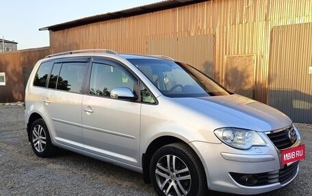 Volkswagen Touran III, 2008 год, 800 000 рублей, 3 фотография