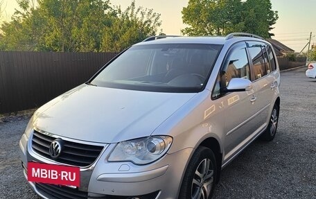 Volkswagen Touran III, 2008 год, 800 000 рублей, 4 фотография