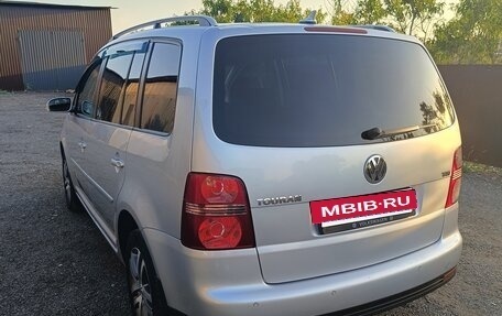 Volkswagen Touran III, 2008 год, 800 000 рублей, 6 фотография