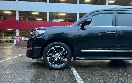 Toyota Land Cruiser 200, 2020 год, 6 799 000 рублей, 4 фотография