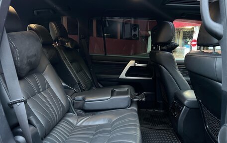 Toyota Land Cruiser 200, 2020 год, 6 799 000 рублей, 19 фотография
