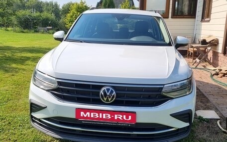 Volkswagen Tiguan II, 2021 год, 3 000 000 рублей, 6 фотография