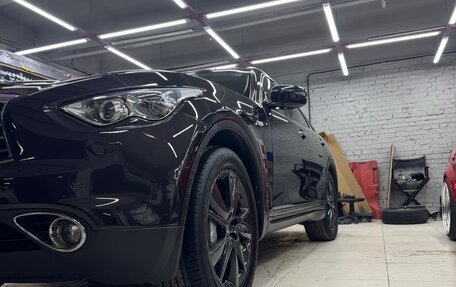 Infiniti QX70, 2016 год, 2 590 000 рублей, 5 фотография