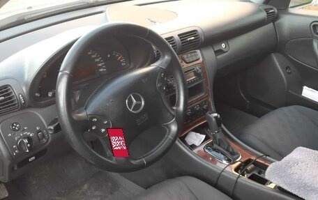 Mercedes-Benz C-Класс, 2004 год, 1 100 000 рублей, 9 фотография