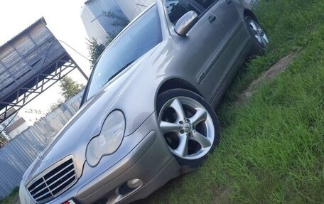 Mercedes-Benz C-Класс, 2004 год, 1 100 000 рублей, 4 фотография
