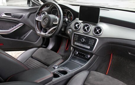 Mercedes-Benz CLA, 2018 год, 2 349 000 рублей, 11 фотография