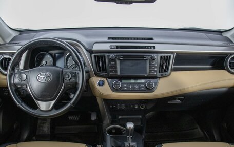 Toyota RAV4, 2016 год, 2 250 000 рублей, 13 фотография