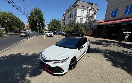 Toyota Camry, 2021 год, 3 600 000 рублей, 2 фотография