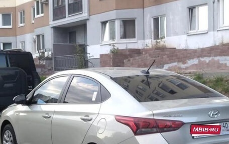Hyundai Solaris II рестайлинг, 2018 год, 950 000 рублей, 1 фотография