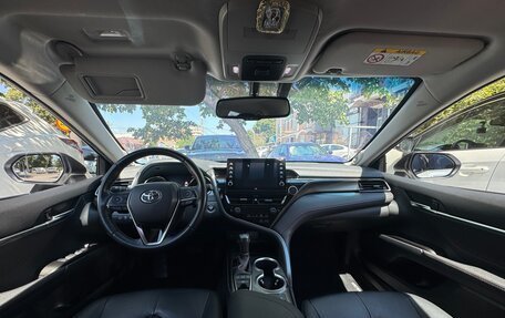 Toyota Camry, 2021 год, 3 600 000 рублей, 10 фотография