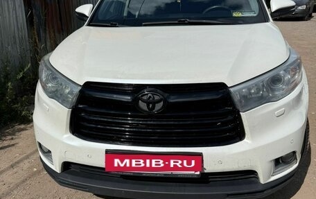 Toyota Highlander III, 2014 год, 2 650 000 рублей, 2 фотография
