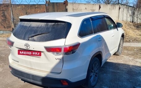Toyota Highlander III, 2014 год, 2 650 000 рублей, 6 фотография