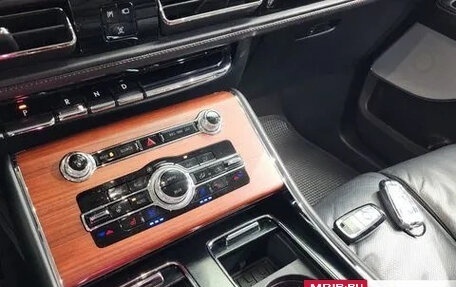 Lincoln Aviator II, 2021 год, 4 550 000 рублей, 9 фотография