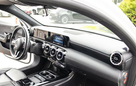 Mercedes-Benz A-Класс, 2019 год, 2 495 000 рублей, 9 фотография