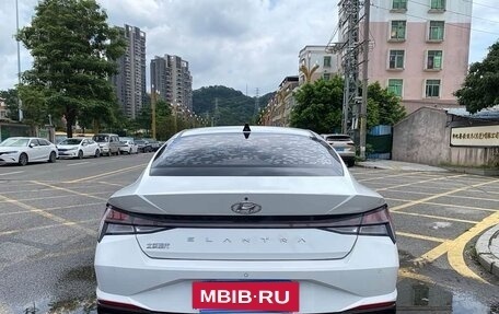 Hyundai Elantra, 2021 год, 1 650 000 рублей, 4 фотография