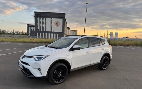Toyota RAV4, 2018 год, 2 500 000 рублей, 4 фотография