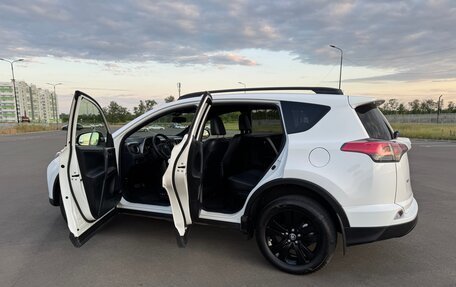 Toyota RAV4, 2018 год, 2 500 000 рублей, 6 фотография