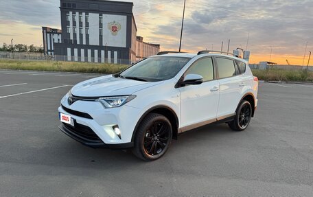 Toyota RAV4, 2018 год, 2 500 000 рублей, 12 фотография