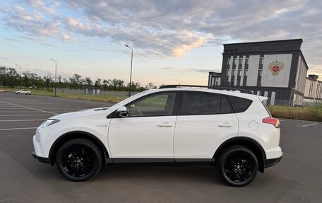 Toyota RAV4, 2018 год, 2 500 000 рублей, 11 фотография