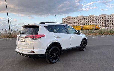 Toyota RAV4, 2018 год, 2 500 000 рублей, 13 фотография