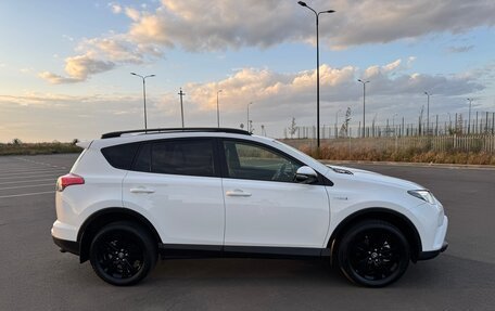 Toyota RAV4, 2018 год, 2 500 000 рублей, 14 фотография