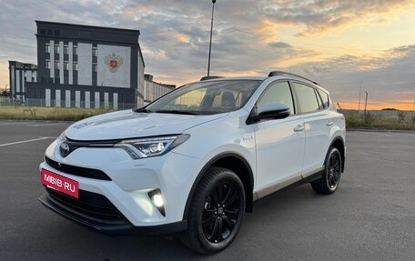 Toyota RAV4, 2018 год, 2 500 000 рублей, 2 фотография