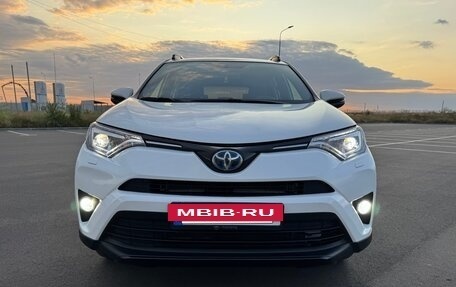 Toyota RAV4, 2018 год, 2 500 000 рублей, 3 фотография