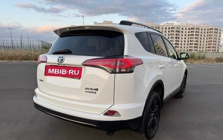 Toyota RAV4, 2018 год, 2 500 000 рублей, 10 фотография