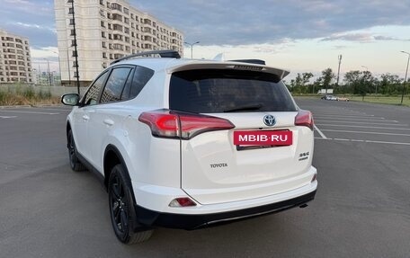 Toyota RAV4, 2018 год, 2 500 000 рублей, 7 фотография