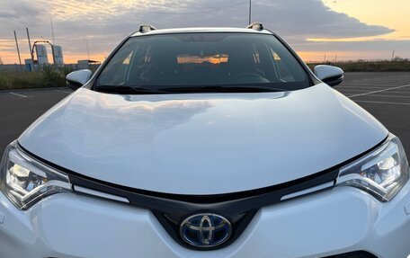 Toyota RAV4, 2018 год, 2 500 000 рублей, 19 фотография