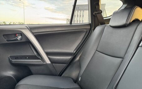 Toyota RAV4, 2018 год, 2 500 000 рублей, 26 фотография
