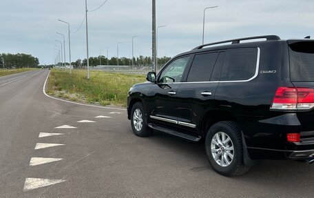 Toyota Land Cruiser 200, 2017 год, 6 650 000 рублей, 7 фотография