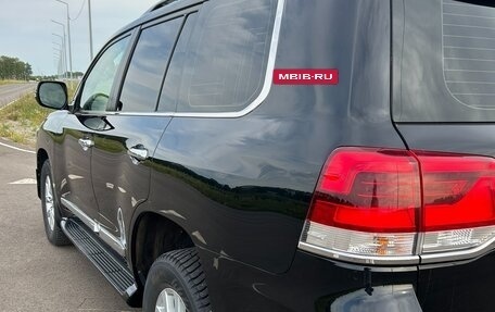 Toyota Land Cruiser 200, 2017 год, 6 650 000 рублей, 6 фотография