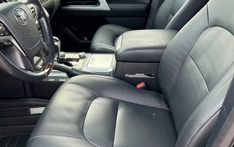 Toyota Land Cruiser 200, 2017 год, 6 650 000 рублей, 10 фотография